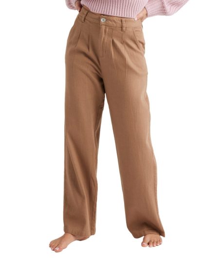 Roxy Chino Attractive Light