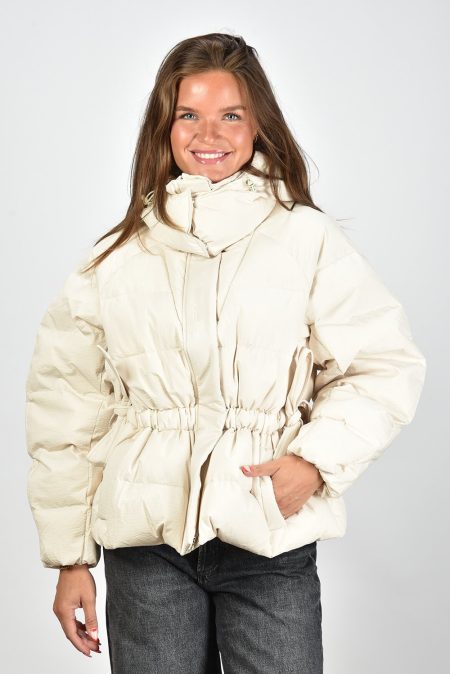 Ganni puffer jas crème