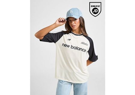 New Balance Football Boyfriend T-Shirt - Bruin- Dames