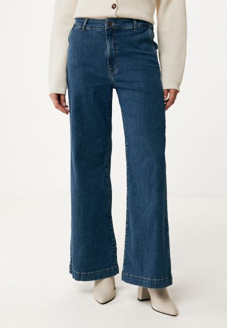High Waisted / Wide Leg Jeans