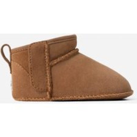 UGG® Classic Ultra Mini-laarsje voor Grote Kinderen in Brown