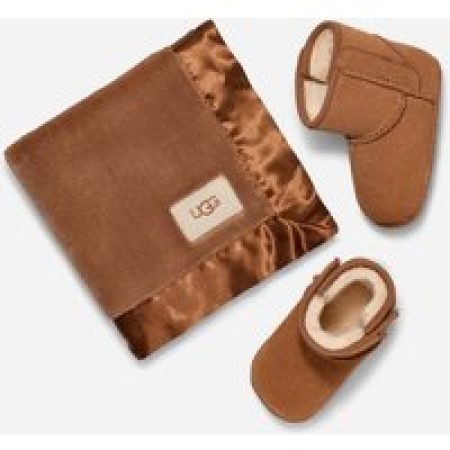 UGG® Classic-laars en knuffeldekentje in Brown