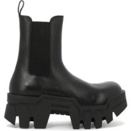Balenciaga Boots - Calf Leather Ankle Boots in zwart