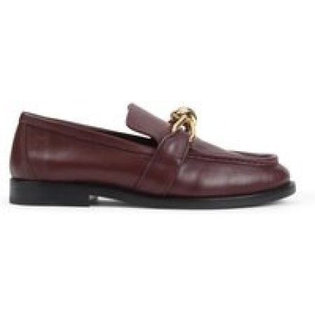- Burgundy Leather Loafers in bruin