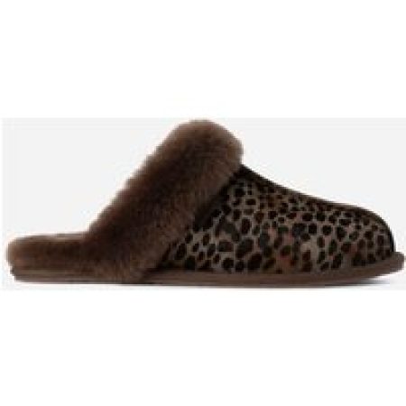 UGG® Scuffette Caspian in Brown