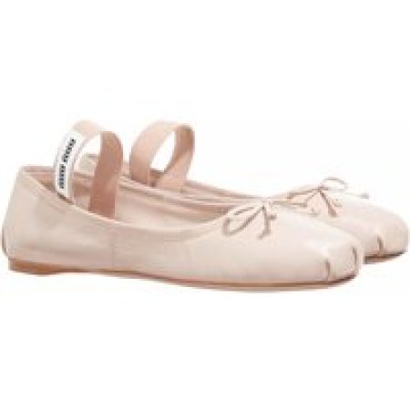 Miu Miu Loafers & ballerina schoenen - Street Style Logo Ballet Shoes in beige