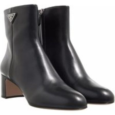 Prada Boots & laarzen - Tronchetti in zwart