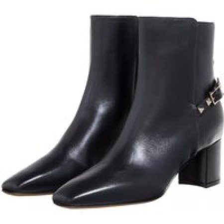 Valentino Garavani Boots & laarzen - Nappa Leather Rockstud Ankle Boots in zwart