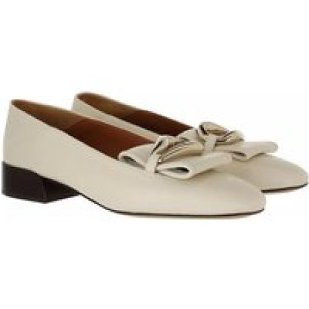 Chloé Loafers & ballerina schoenen - Flat Loafers Leather in crème