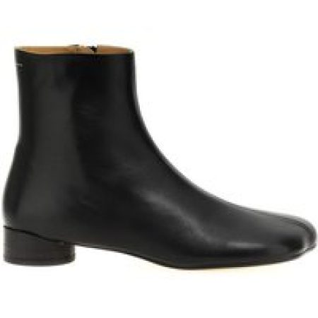 MM6 Maison Margiela Boots - Ankle Boots With Shaped Toe in zwart