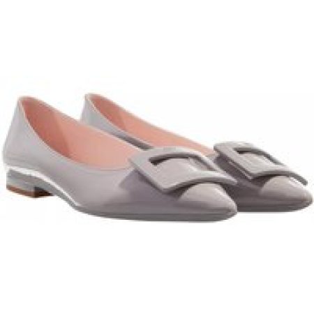 Roger Vivier Loafers & ballerina schoenen - Enamel Plain Leather Logo Ballet Shoes in grijs