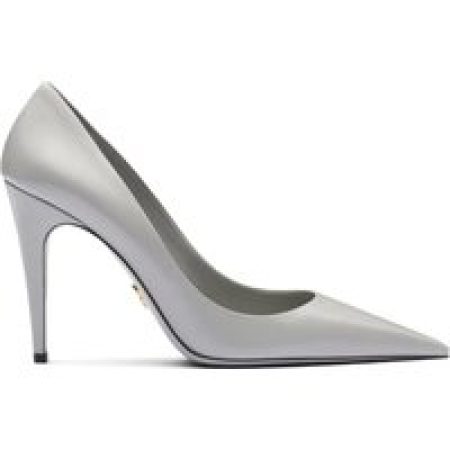 Prada Hoge hakken - Brushed Leather Pumps in grijs