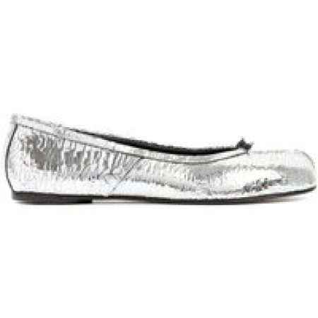 Maison Margiela Loafers & ballerina schoenen - Silver Calf Leather Tabi New Ballerina in zilver