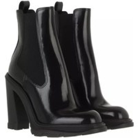 Alexander McQueen Boots & laarzen - Tread Heeled Chelsea Boot in zwart