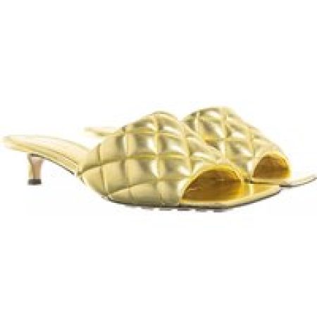 Bottega Veneta Slippers - Padded Mules in goud