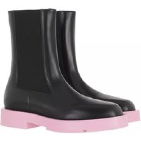 Givenchy Boots & laarzen - Ankle Boots in roze