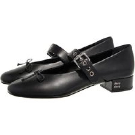 Miu Miu Loafers - Leather Mary Janes in zwart