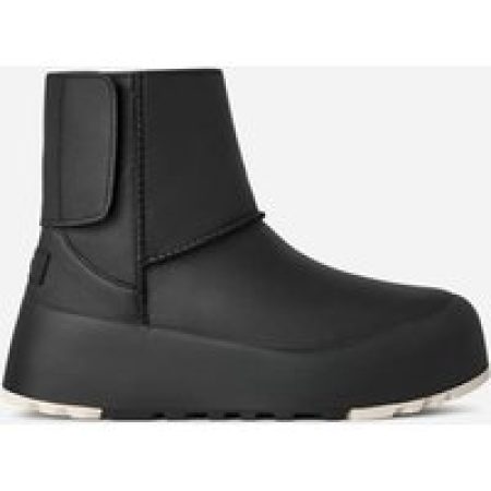 UGG® Classic StreetScape Leather-laars in Black