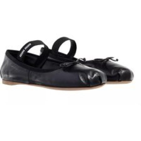 Miu Miu Loafers & ballerina schoenen - Ballerinas Leather in zwart