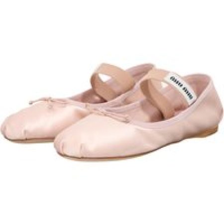 Miu Miu Loafers & ballerina schoenen - Satin Ballet Flats in poeder roze