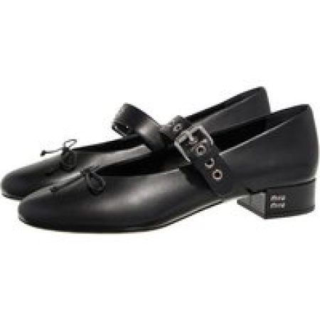 Miu Miu Loafers & ballerina schoenen - Leather Mary Janes in zwart