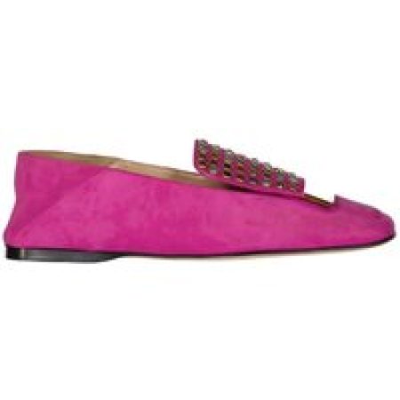 - PinkLeather Loafers With Crystal Detail in roze