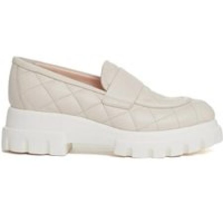 - Matelasse Gesso Loafer in wit