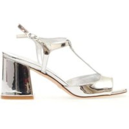 Stuart Weitzman Sandalen - Silver Mirror Sandal in zilver