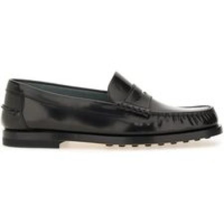 - Polished Calf Leather Loafer With Classic Silhouet in zwart