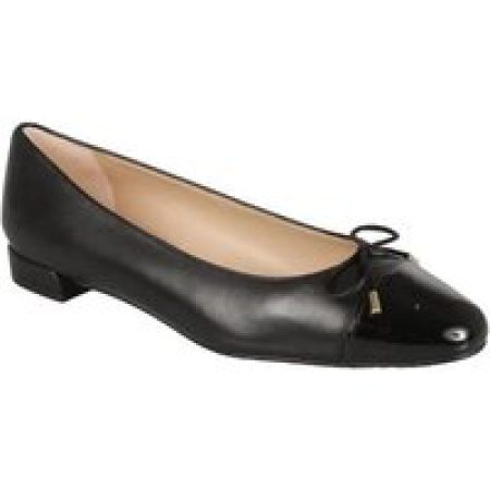 Stuart Weitzman Loafers & ballerina schoenen - Black Almond Toe Ballerinas in zwart