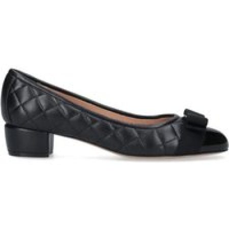 Salvatore Ferragamo Hoge hakken - "Varina" Pumps Black in zwart